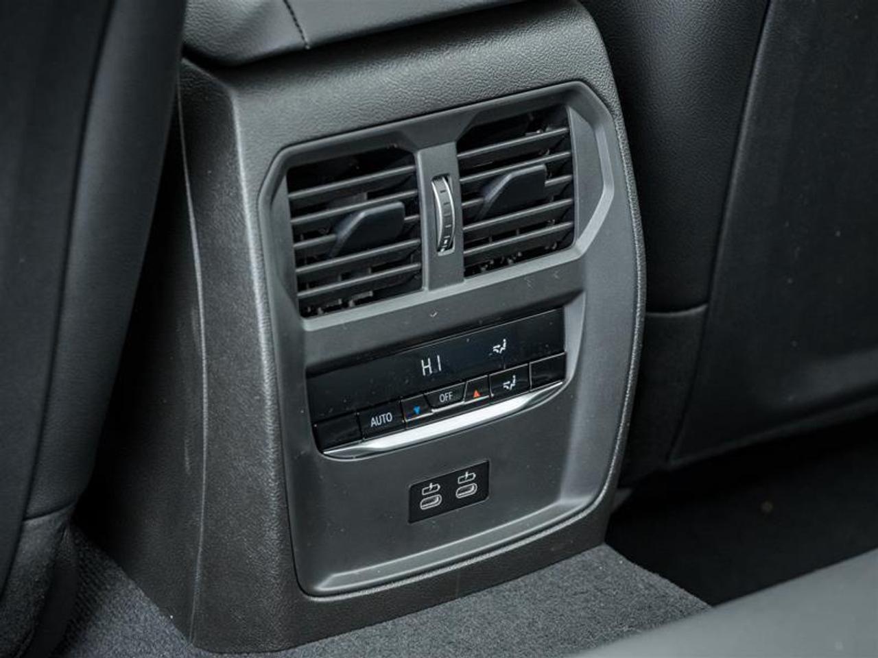 2026 BMW 330 i xDrive 4dr All-Wheel Drive Sedan Photo