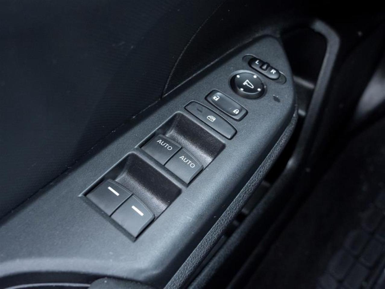 2018 Honda Civic LX (CVT) 4dr Hatchback Photo