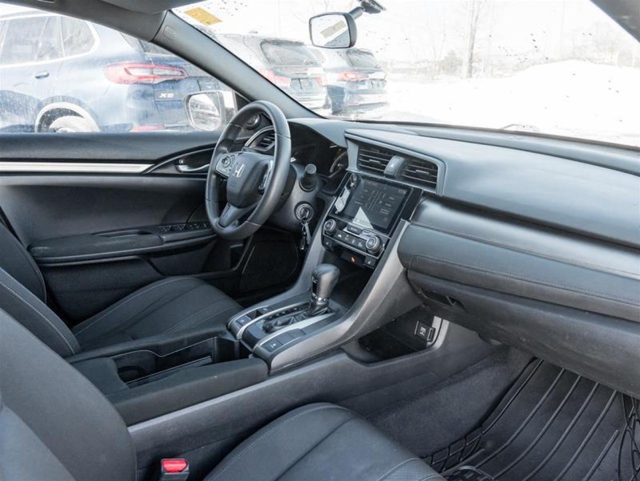 2018 Honda Civic LX (CVT) 4dr Hatchback Photo