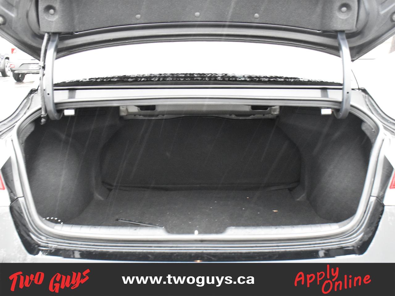 2024 Hyundai Elantra Preferred IVT w-Tech Pkg Sunroof Nav Back Up Cam Photo