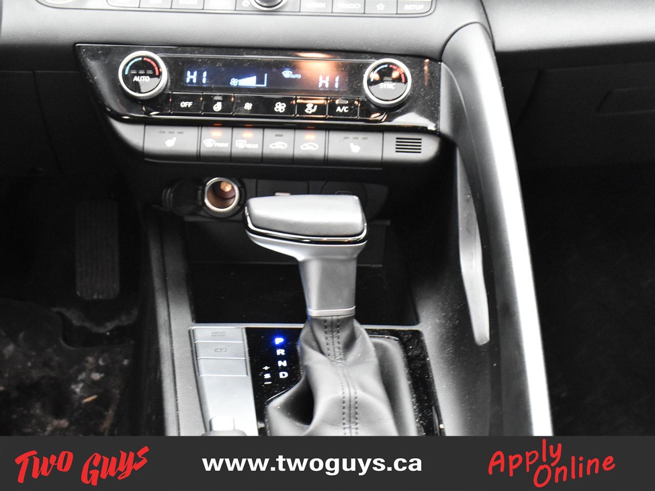 2024 Hyundai Elantra Preferred IVT w-Tech Pkg Sunroof Nav Back Up Cam Photo