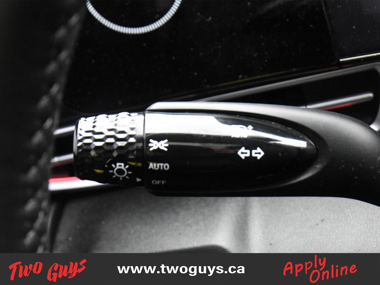 2024 Hyundai Elantra Preferred IVT w-Tech Pkg Sunroof Nav Back Up Cam Photo