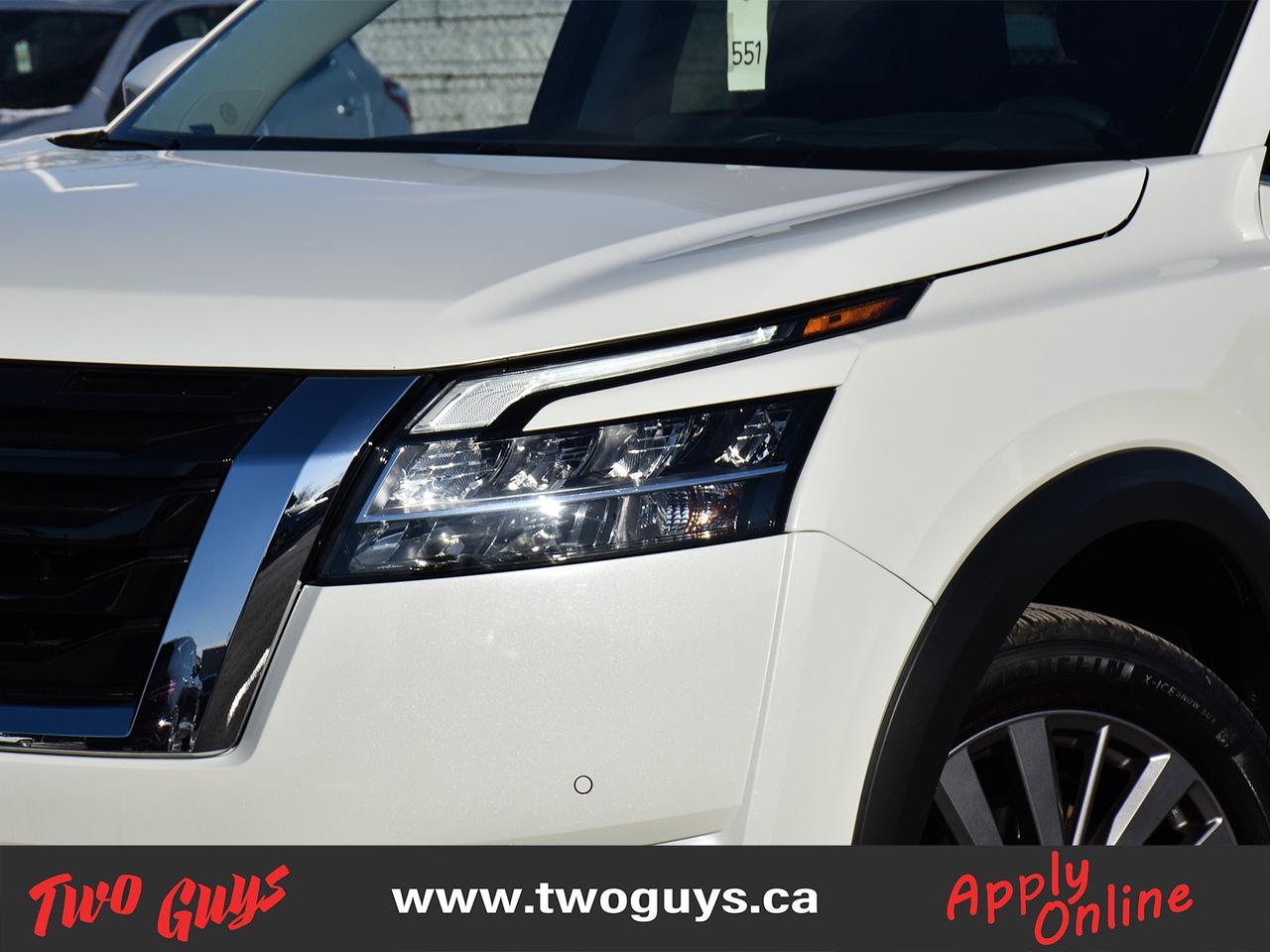 2022 Nissan Pathfinder SL Premium    New Tires   Leather   Panoroof   Nav Photo