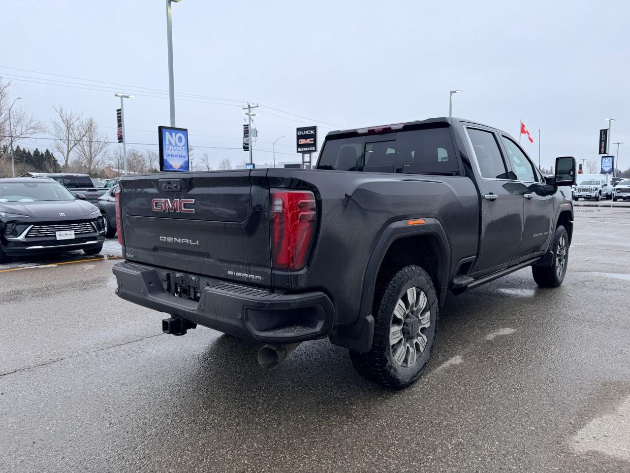 2025 GMC SIERRA 2500HD 4WD Crew Cab Standard Box Denali Photo