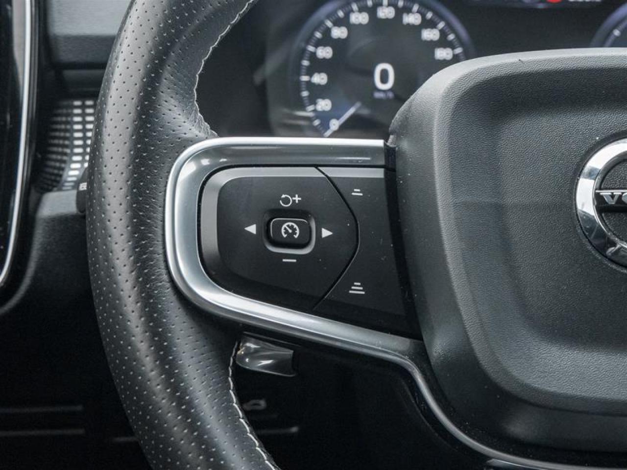 2020 Volvo XC40 T5 R-Design 4dr All-Wheel Drive Photo