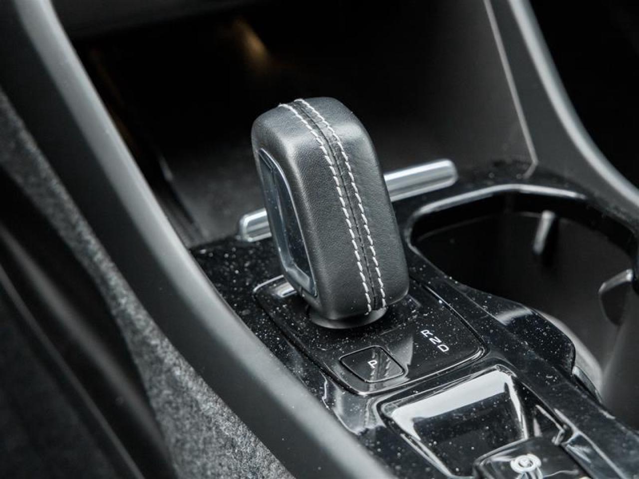 2020 Volvo XC40 T5 R-Design 4dr All-Wheel Drive Photo