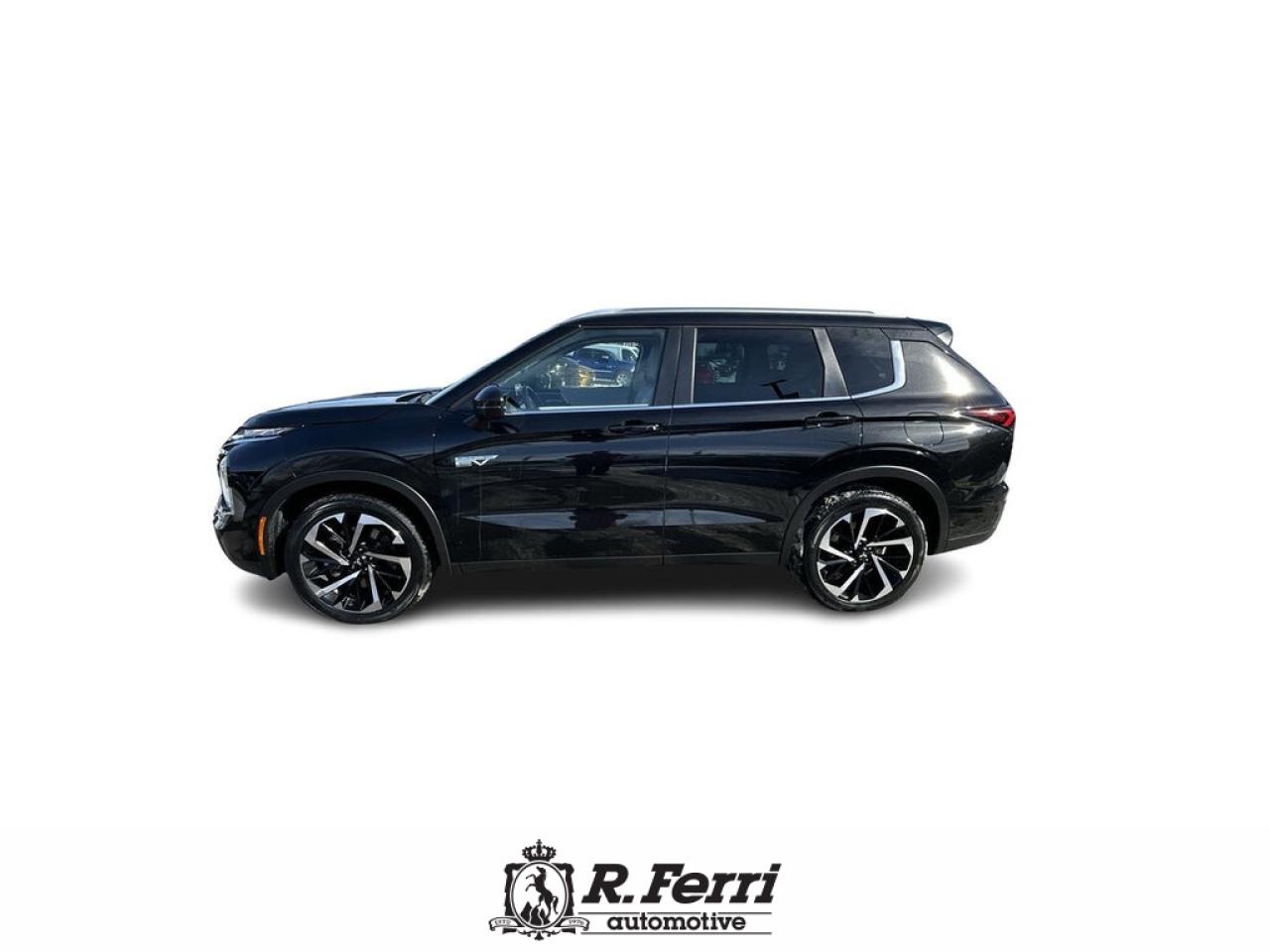 2023 Mitsubishi Outlander Plug-In Hybrid  Photo