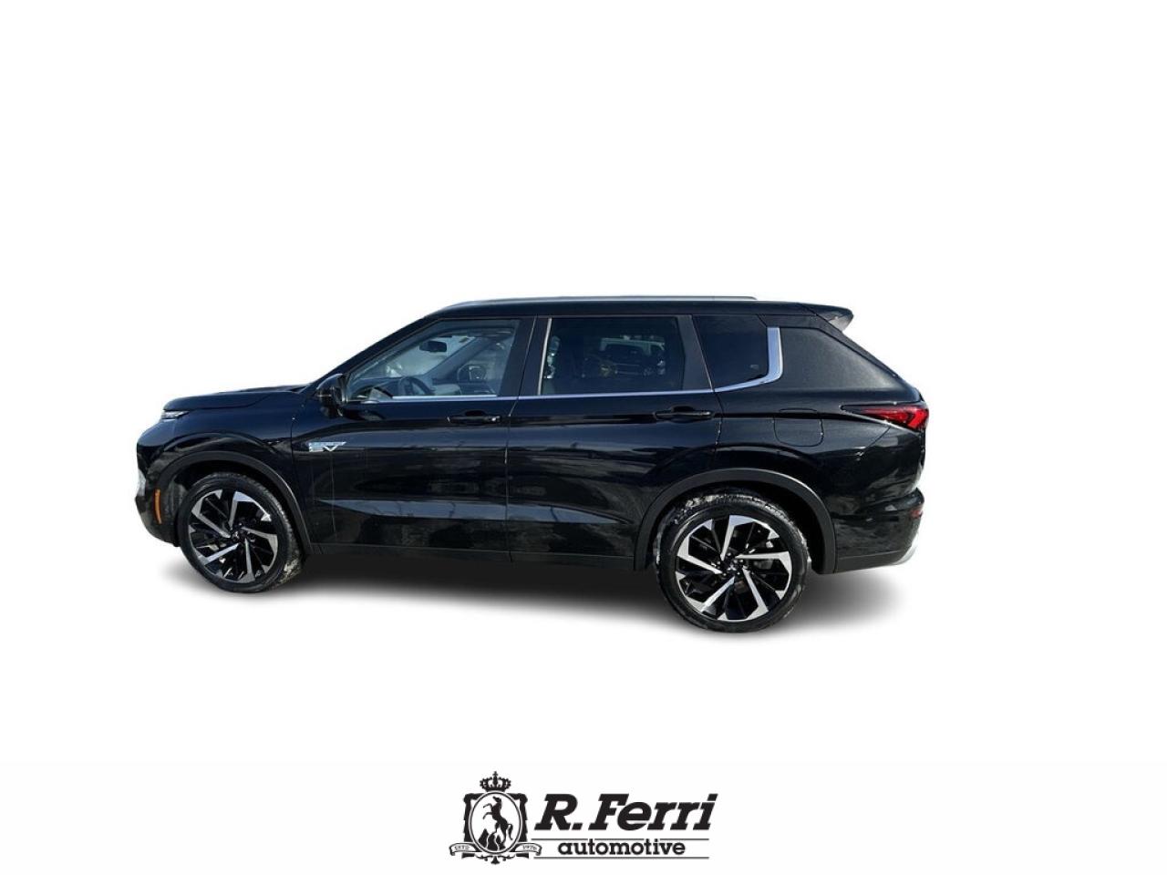 2023 Mitsubishi Outlander Plug-In Hybrid  Photo