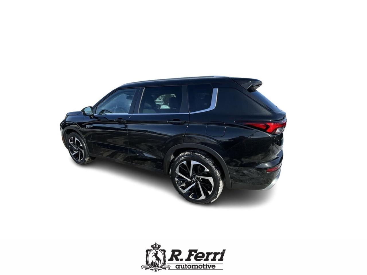 2023 Mitsubishi Outlander Plug-In Hybrid  Photo