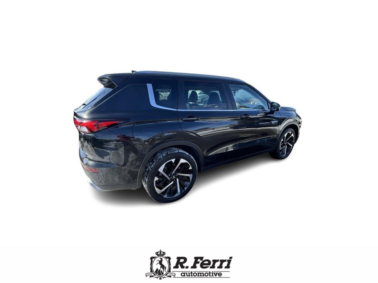 2023 Mitsubishi Outlander Plug-In Hybrid  Photo