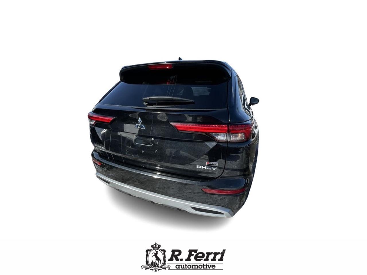 2023 Mitsubishi Outlander Plug-In Hybrid  Photo