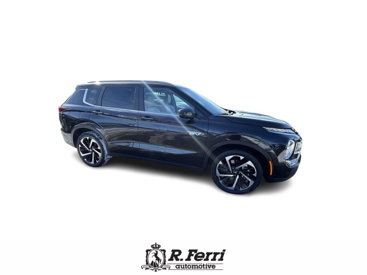 2023 Mitsubishi Outlander Plug-In Hybrid  Photo