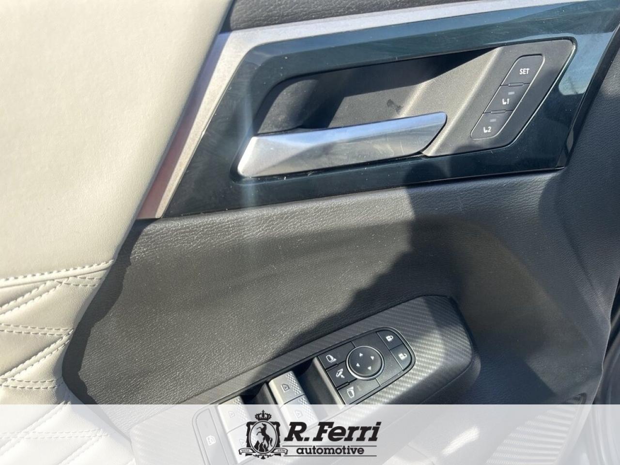 2023 Mitsubishi Outlander Plug-In Hybrid  Photo