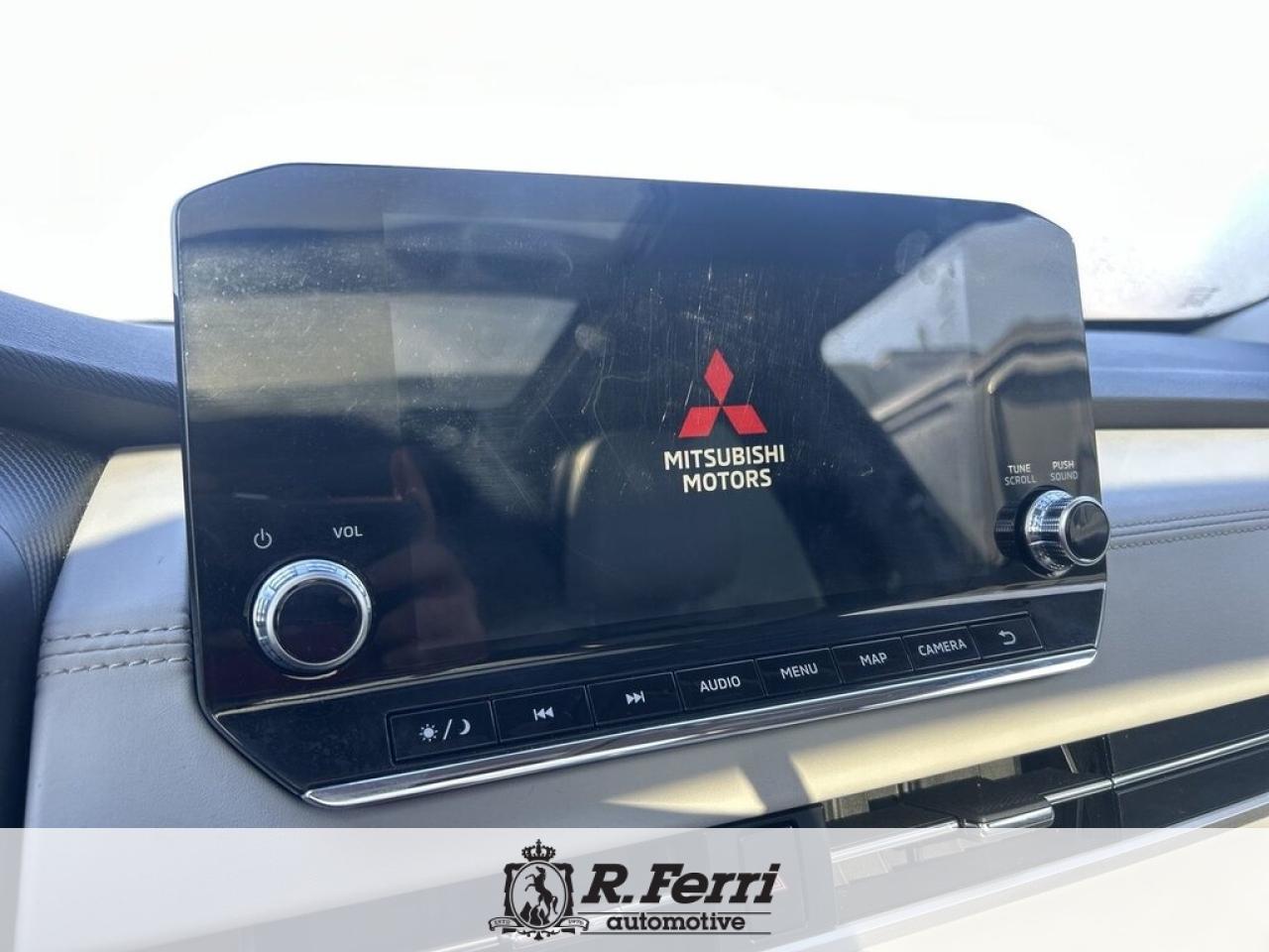 2023 Mitsubishi Outlander Plug-In Hybrid  Photo