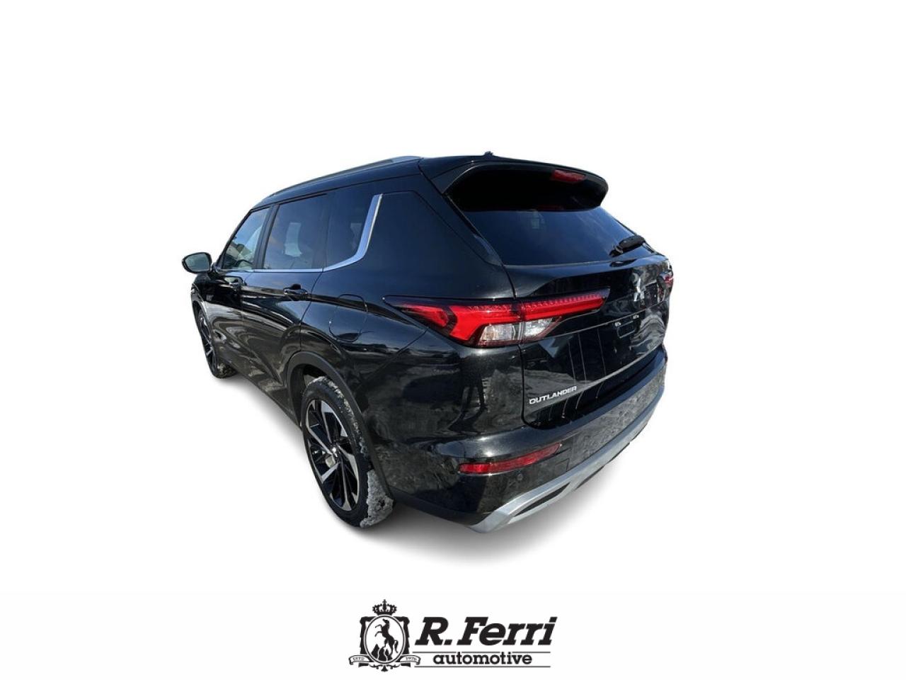 2023 Mitsubishi Outlander Plug-In Hybrid  Photo