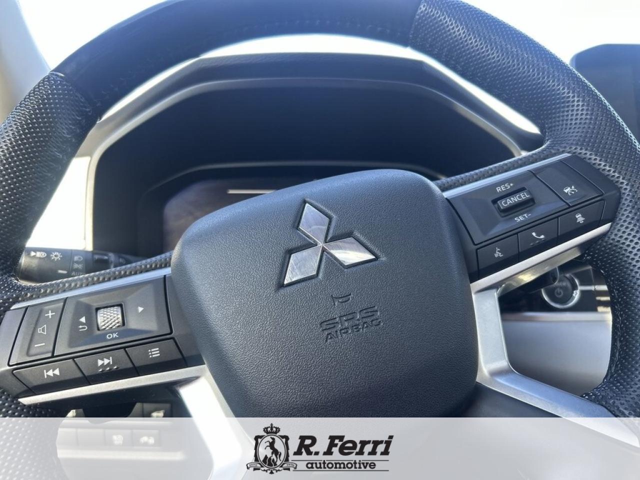 2023 Mitsubishi Outlander Plug-In Hybrid  Photo