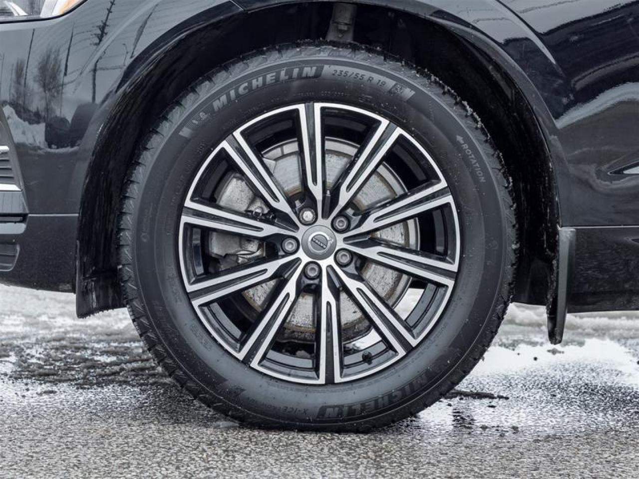 2021 Volvo XC60 Recharge Plug-In Hybrid T8 Inscription Expression 4dr All-Wheel Drive Photo4