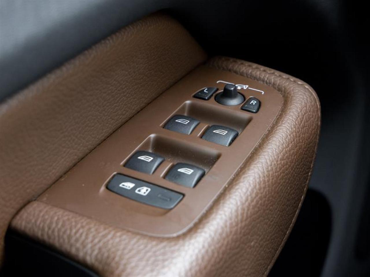 2021 Volvo XC60 Recharge Plug-In Hybrid T8 Inscription Expression 4dr All-Wheel Drive Photo