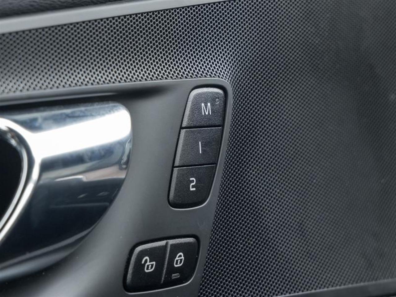 2021 Volvo XC60 Recharge Plug-In Hybrid T8 Inscription Expression 4dr All-Wheel Drive Photo