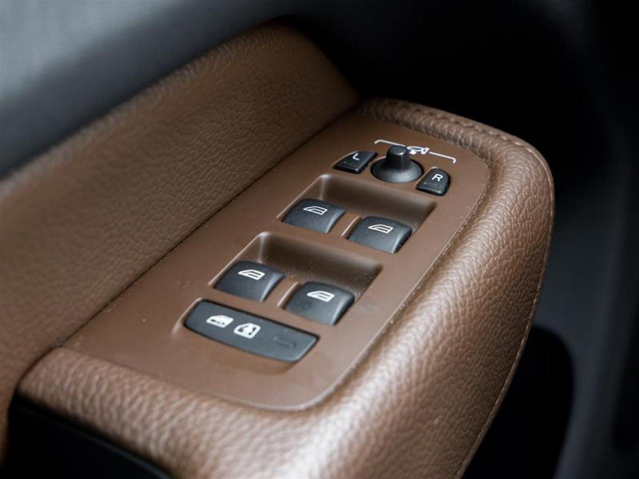 2021 Volvo XC60 Recharge Plug-In Hybrid T8 Inscription Expression 4dr All-Wheel Drive Photo