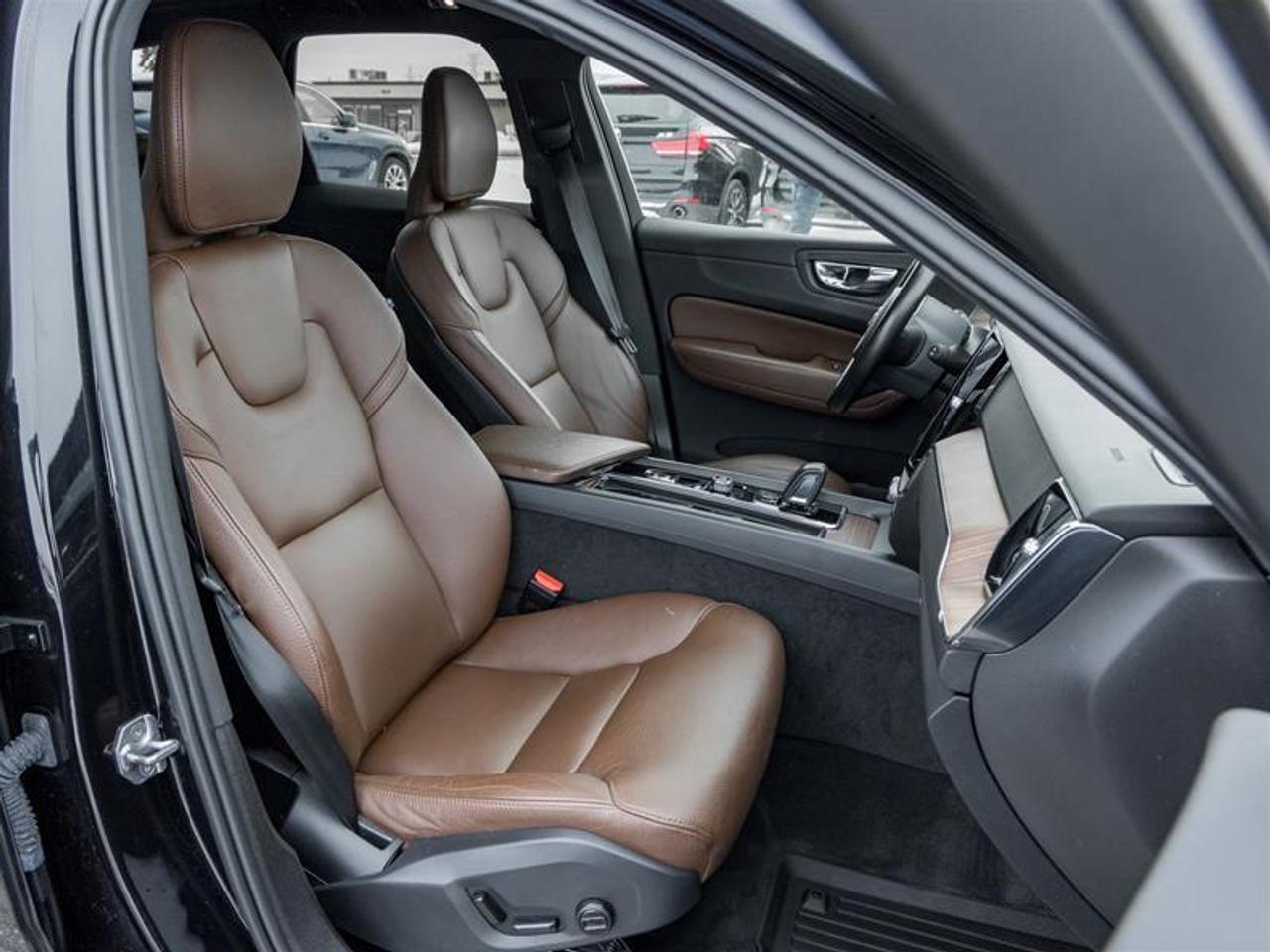 2021 Volvo XC60 Recharge Plug-In Hybrid T8 Inscription Expression 4dr All-Wheel Drive Photo