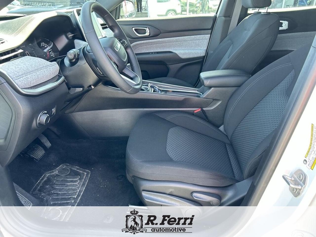 2025 Jeep Compass Sport 4dr 4x4 Photo
