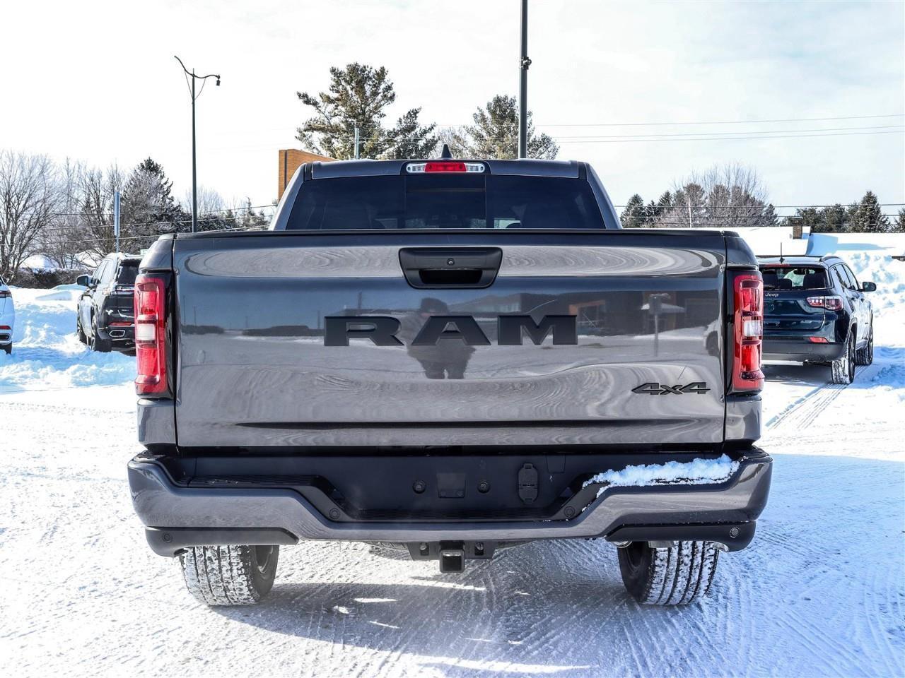 2025 RAM 1500 TRADESMAN Photo3