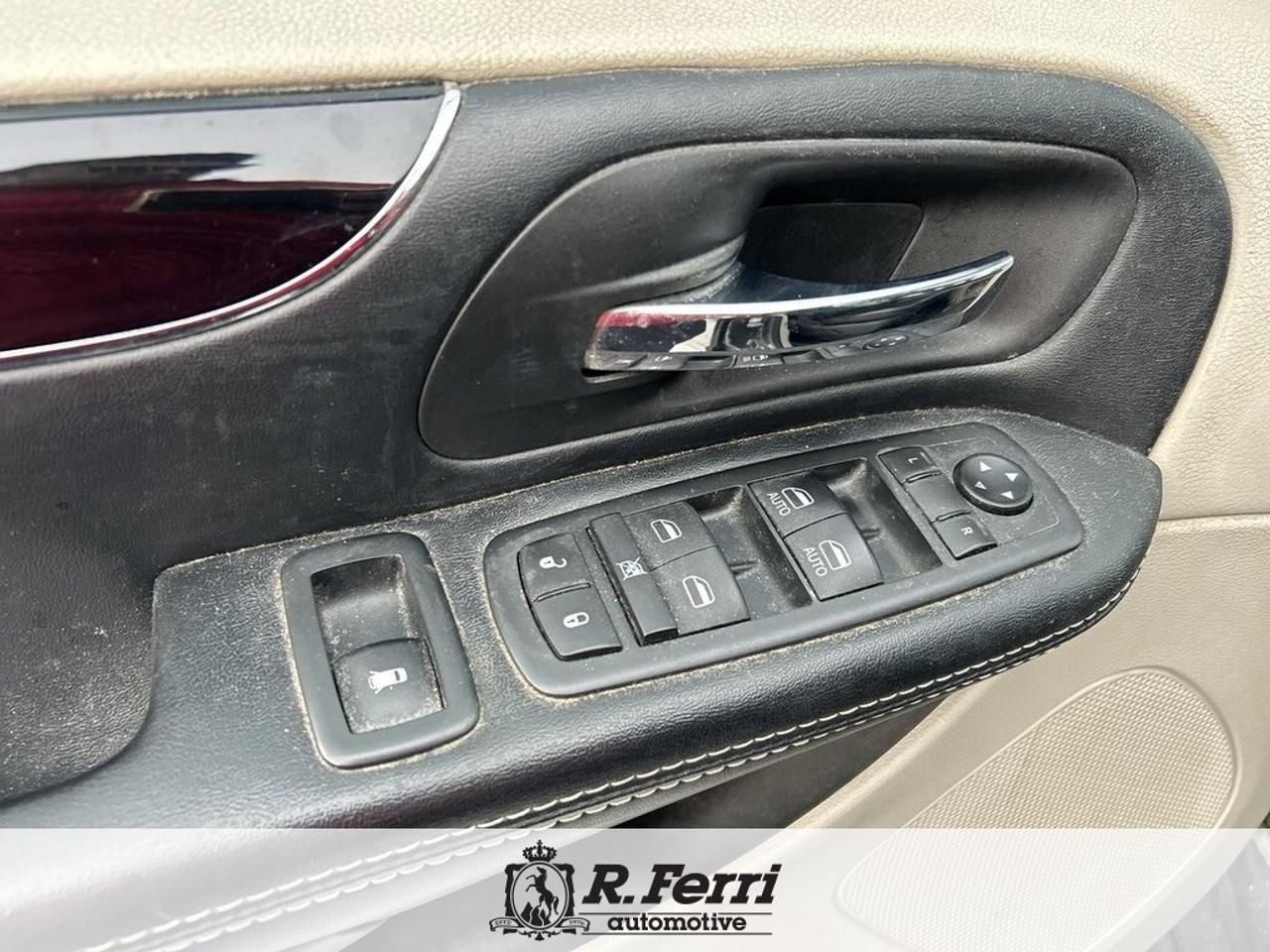 2016 Dodge Grand Caravan SE/SXT Passenger Van Photo3