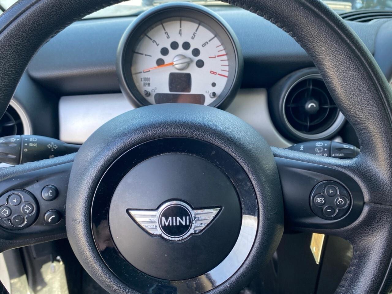 2013 MINI Cooper Hardtop 2dr Cpe Photo