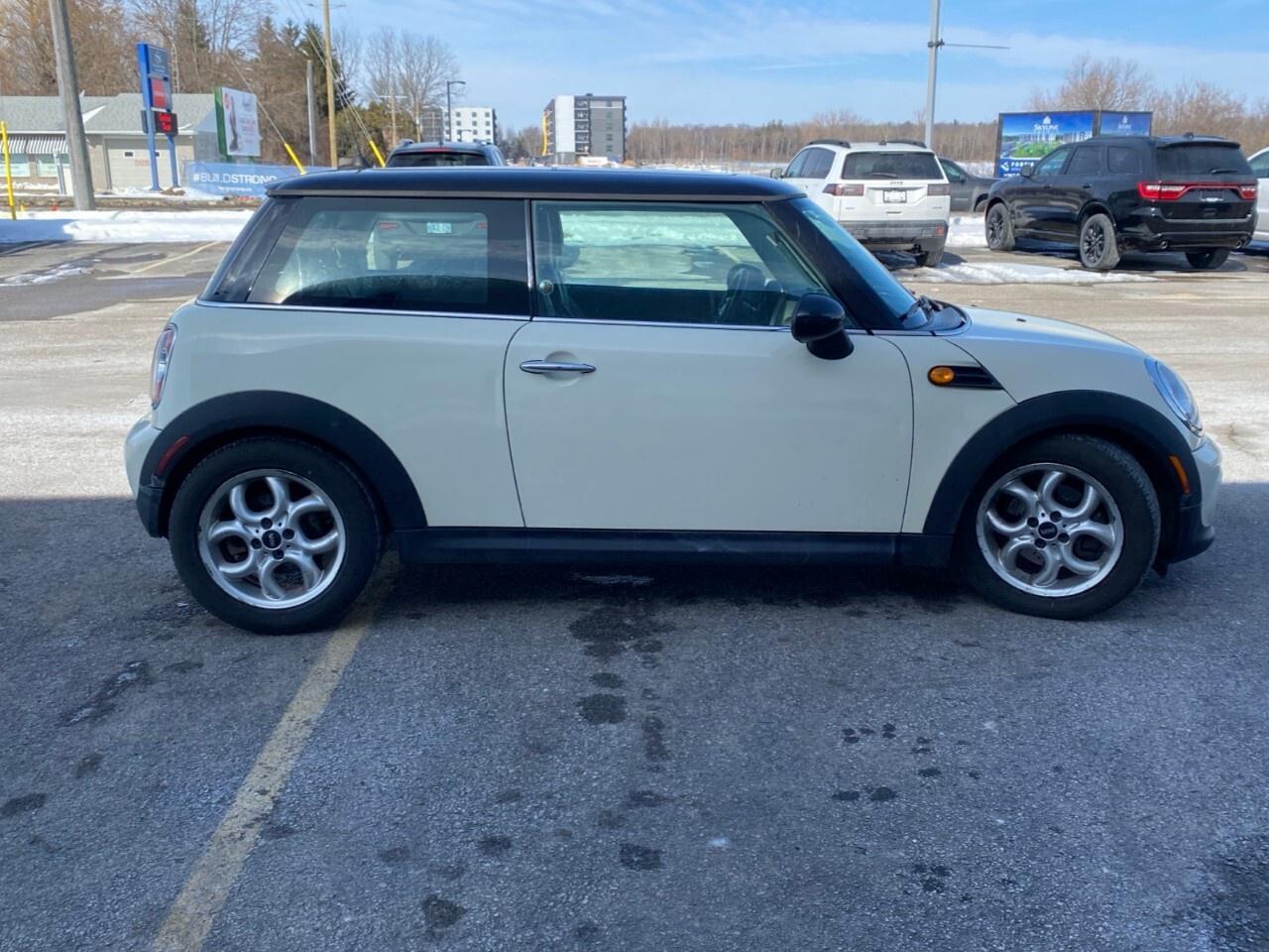 2013 MINI Cooper Hardtop 2dr Cpe Photo