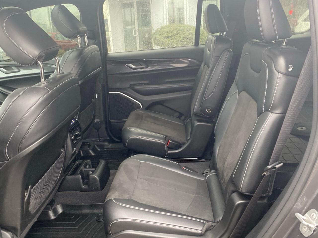 2022 Jeep Grand Cherokee L ALTITUDE 4X4 Photo