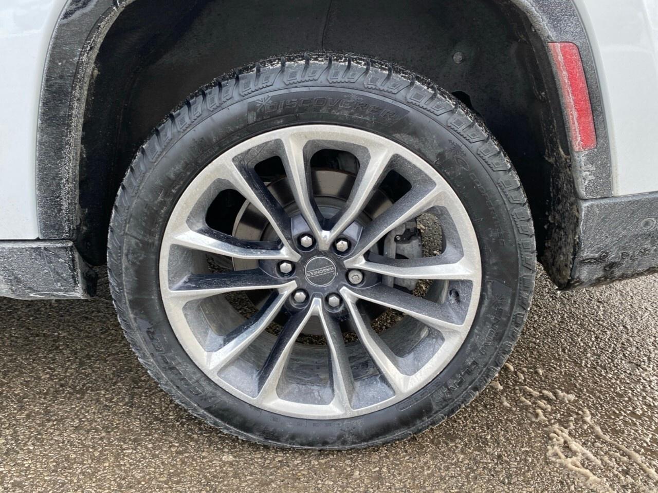 2023 Jeep Wagoneer Series III 4x4 Photo