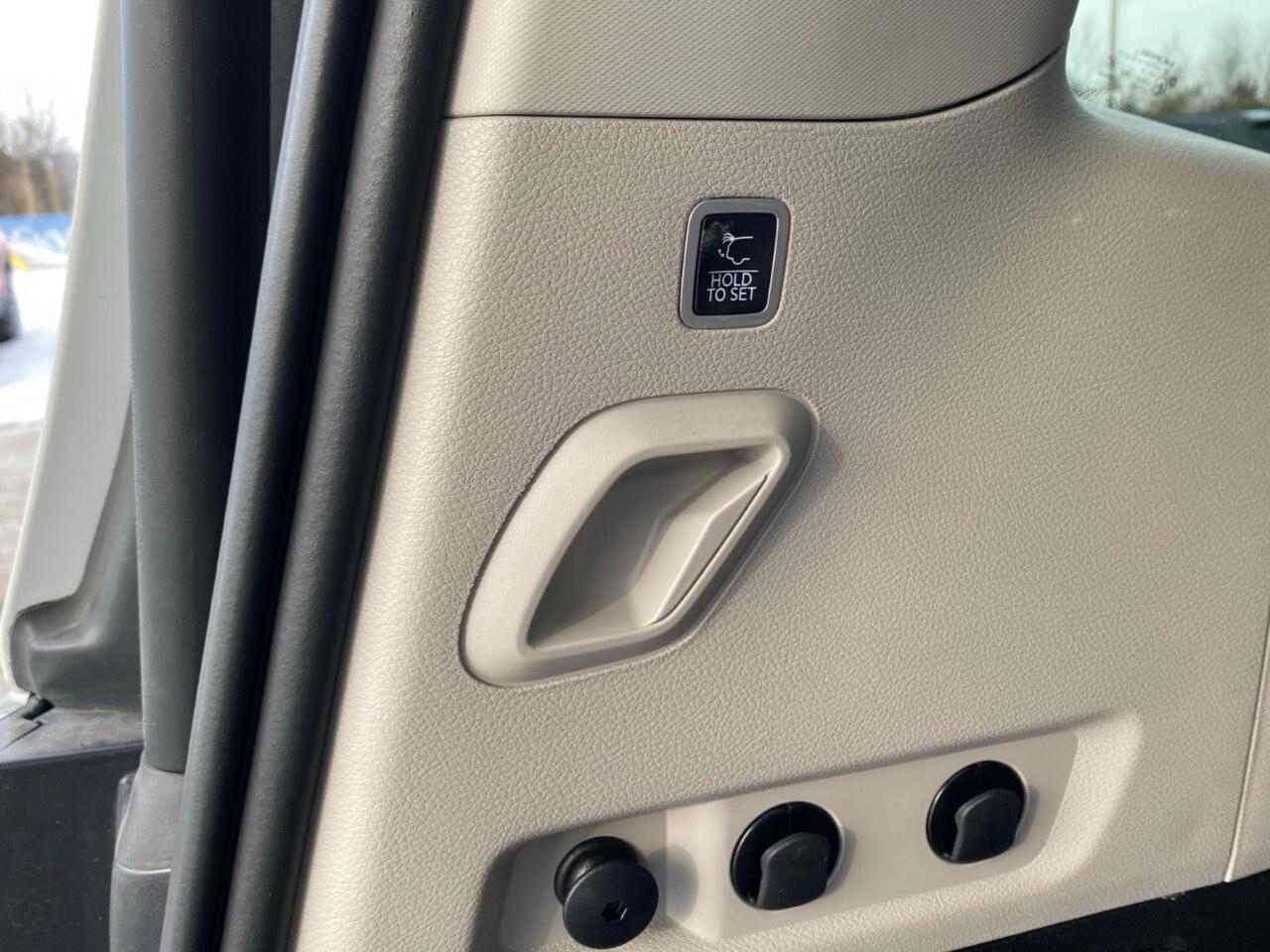 2023 Jeep Wagoneer Series III 4x4 Photo