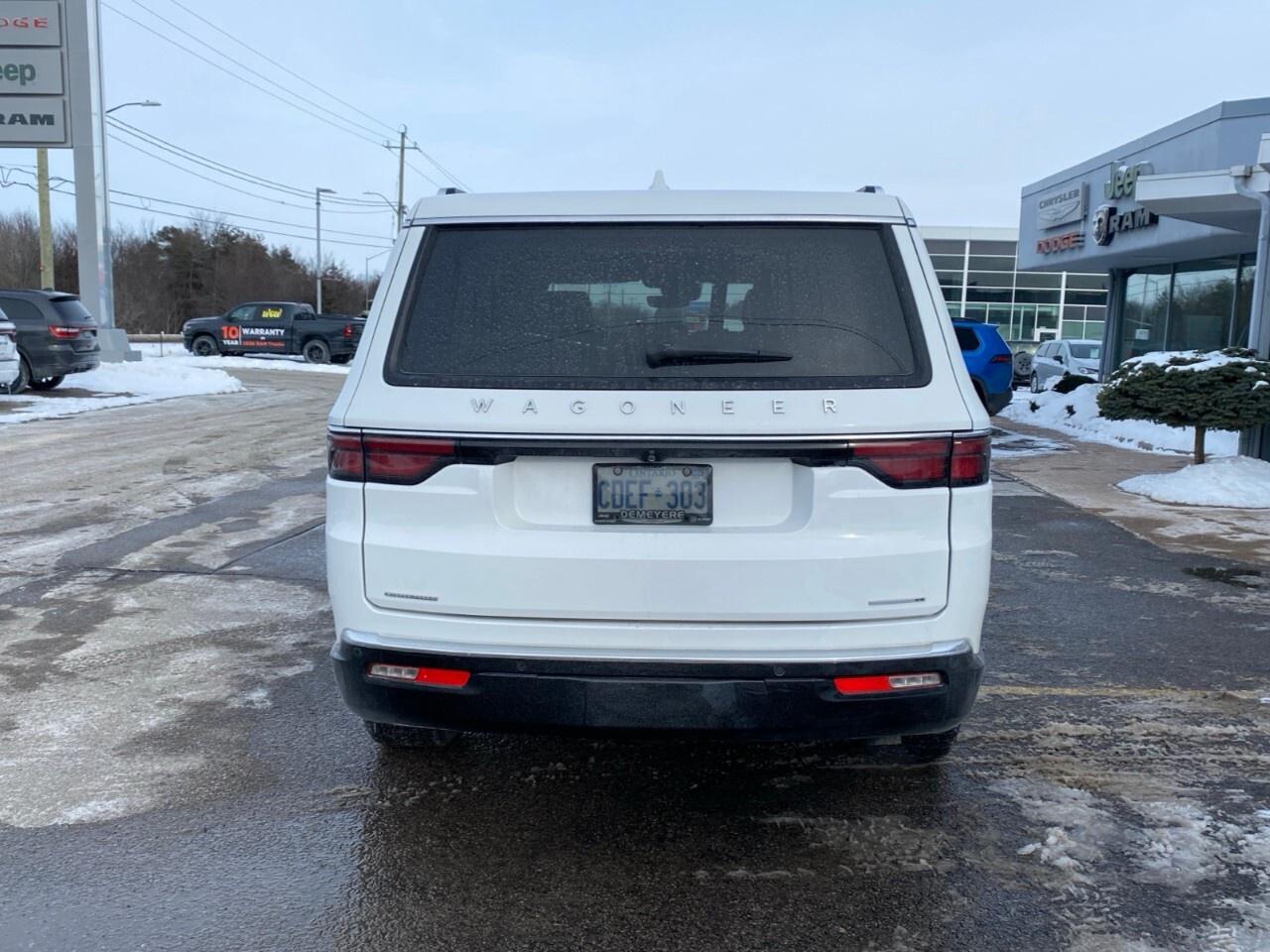 2023 Jeep Wagoneer Series III 4x4 Photo