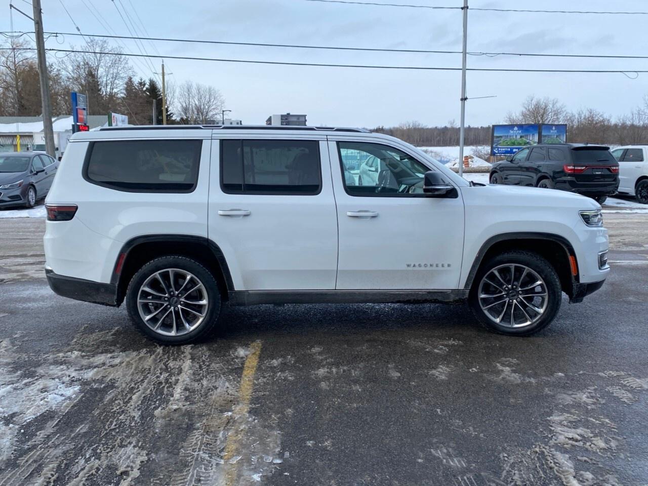 2023 Jeep Wagoneer Series III 4x4 Photo