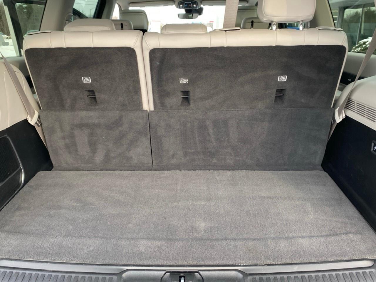 2023 Jeep Wagoneer Series III 4x4 Photo