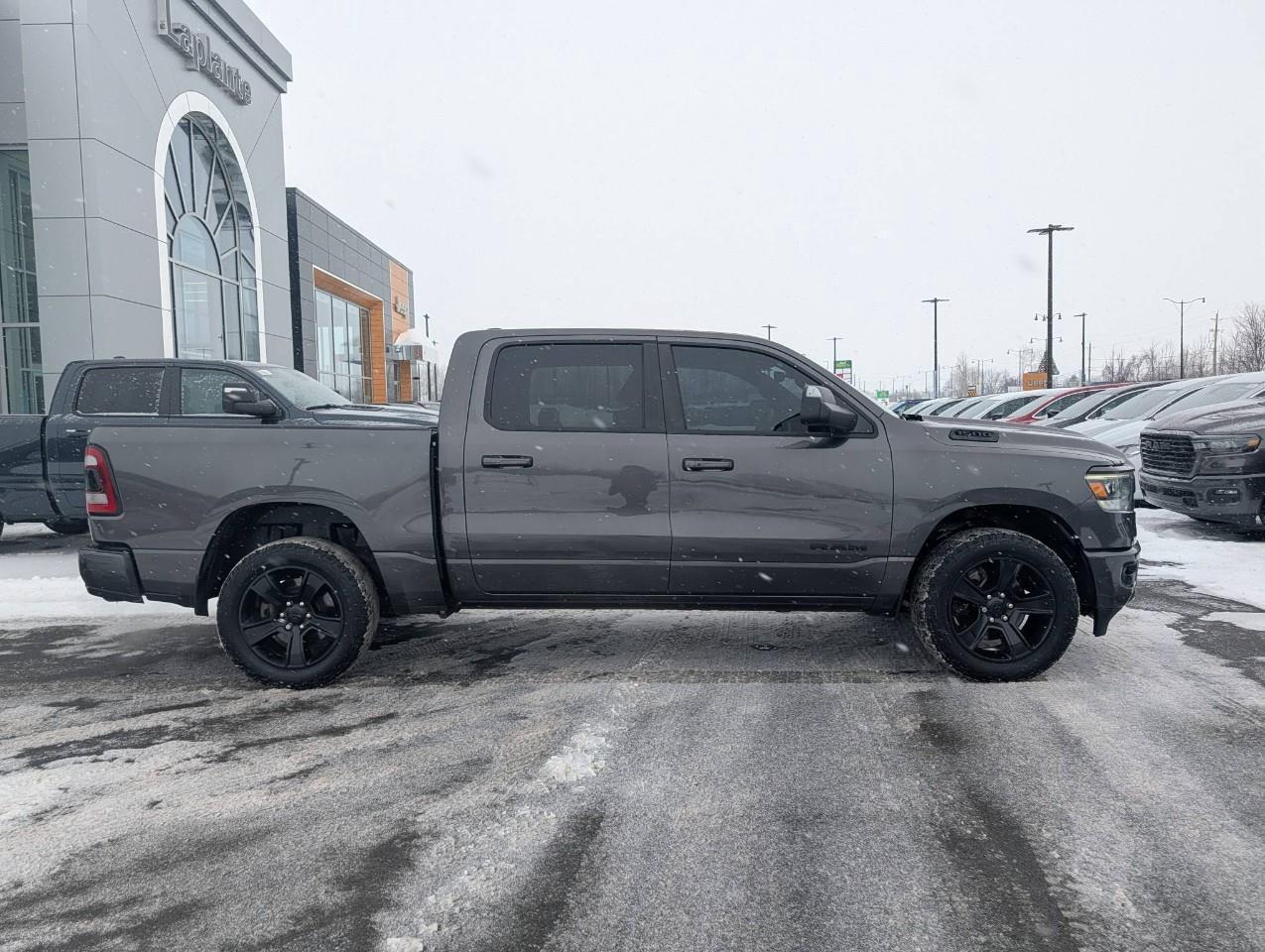 2022 RAM 1500 SPORT Photo2