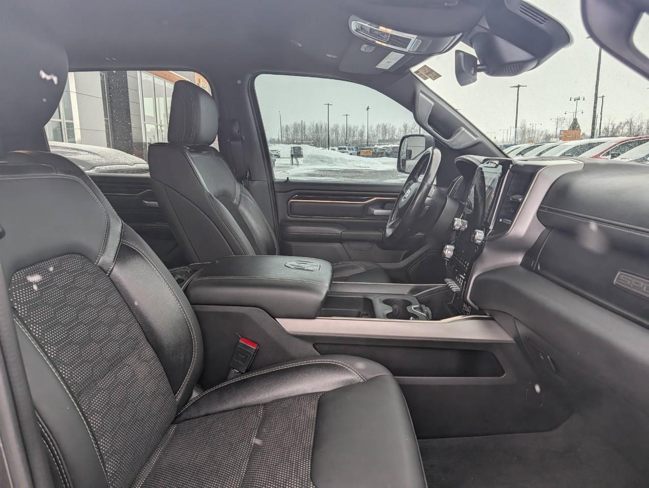 2022 RAM 1500 SPORT Photo4