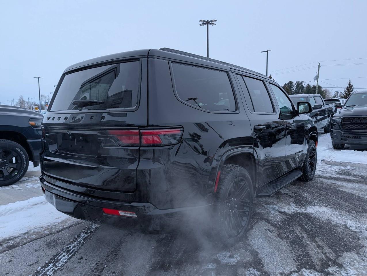 2024 Jeep Wagoneer Series II Carbide NO ACCIDENTS/ Summer and winter Photo