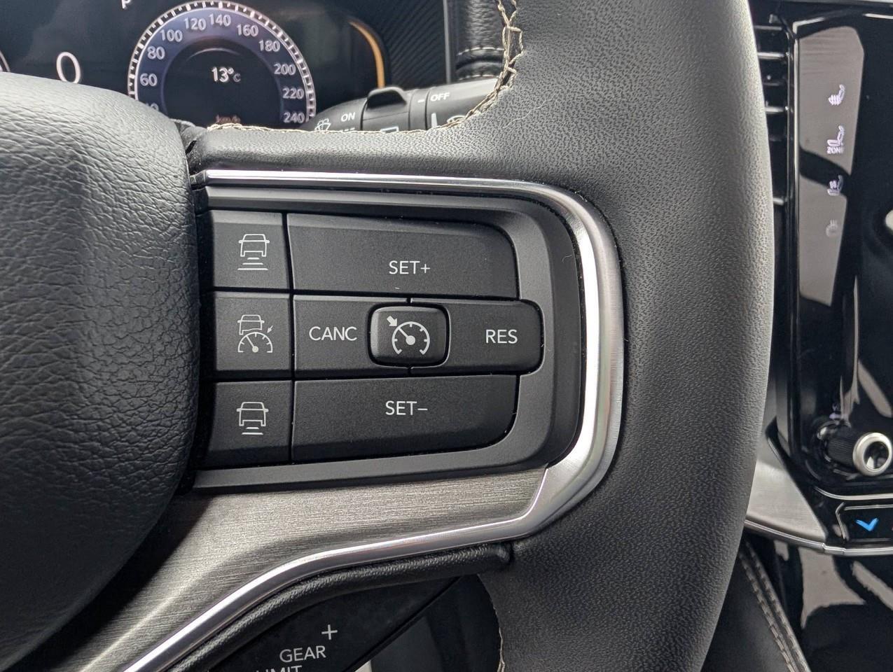 2024 Jeep Wagoneer Series II Carbide NO ACCIDENTS/ Summer and winter Photo