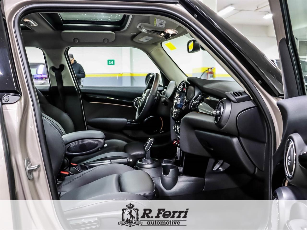 2024 MINI 5 Door Cooper S 4dr Hatchback Photo