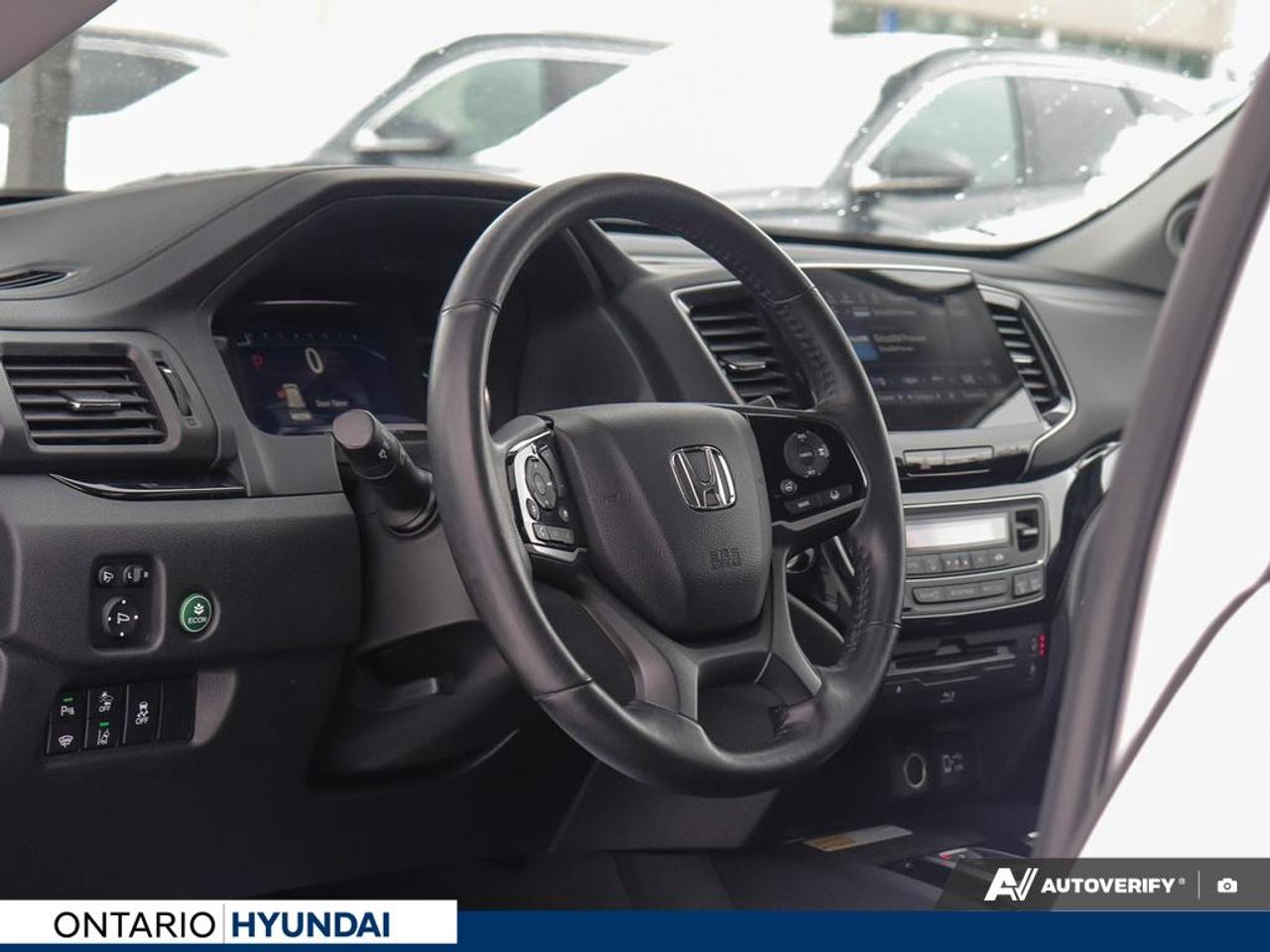 2022 Honda Pilot Touring 7P 4dr All-Wheel Drive Photo