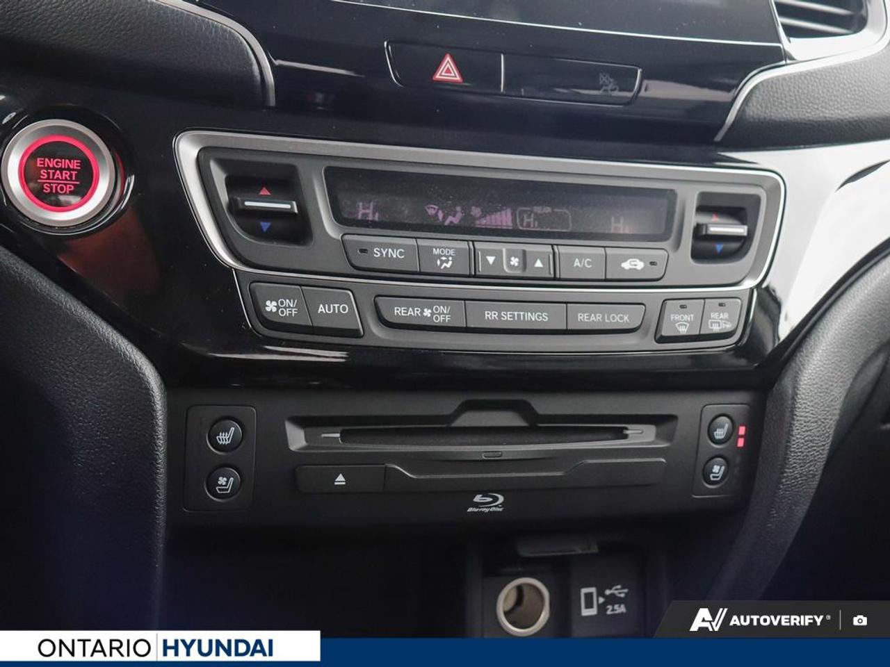 2022 Honda Pilot Touring 7P 4dr All-Wheel Drive Photo