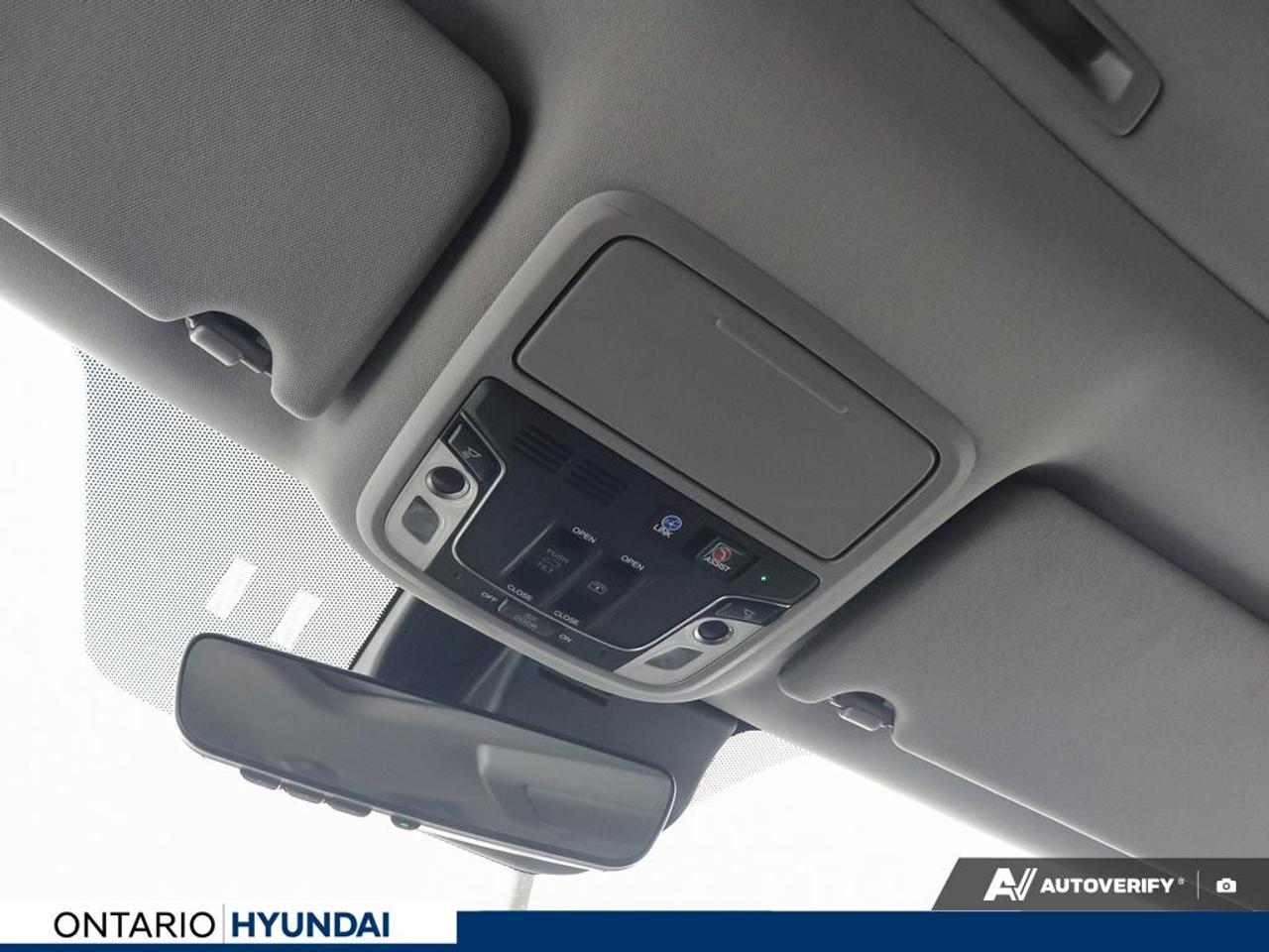 2022 Honda Pilot Touring 7P 4dr All-Wheel Drive Photo