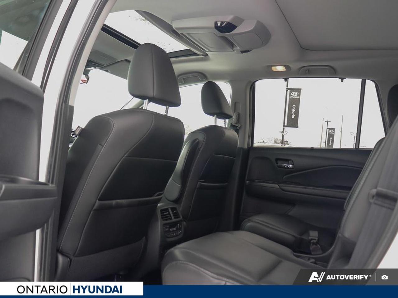 2022 Honda Pilot Touring 7P 4dr All-Wheel Drive Photo