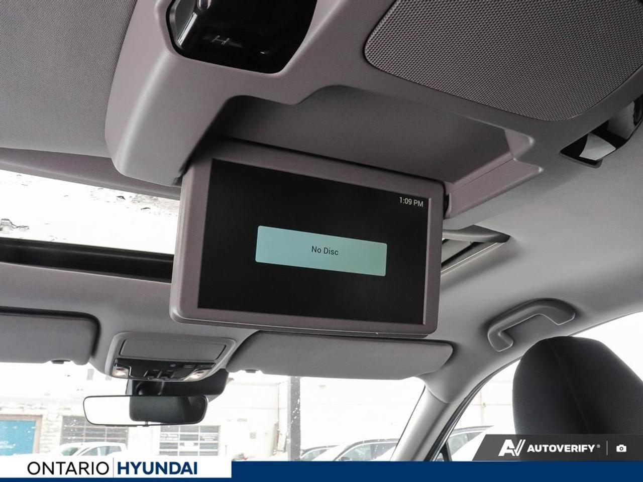 2022 Honda Pilot Touring 7P 4dr All-Wheel Drive Photo