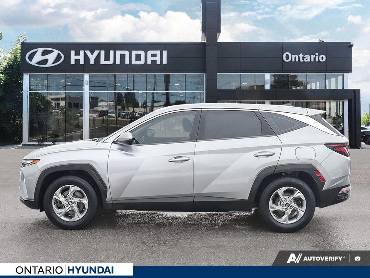 2022 Hyundai Tucson Essential 4dr Front-Wheel Drive Photo2
