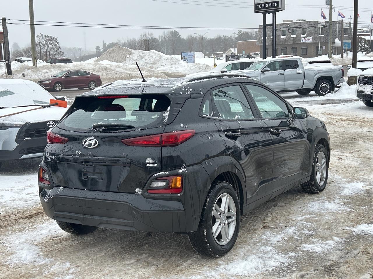 2021 Hyundai KONA Essential   No Reported Accidents Photo4