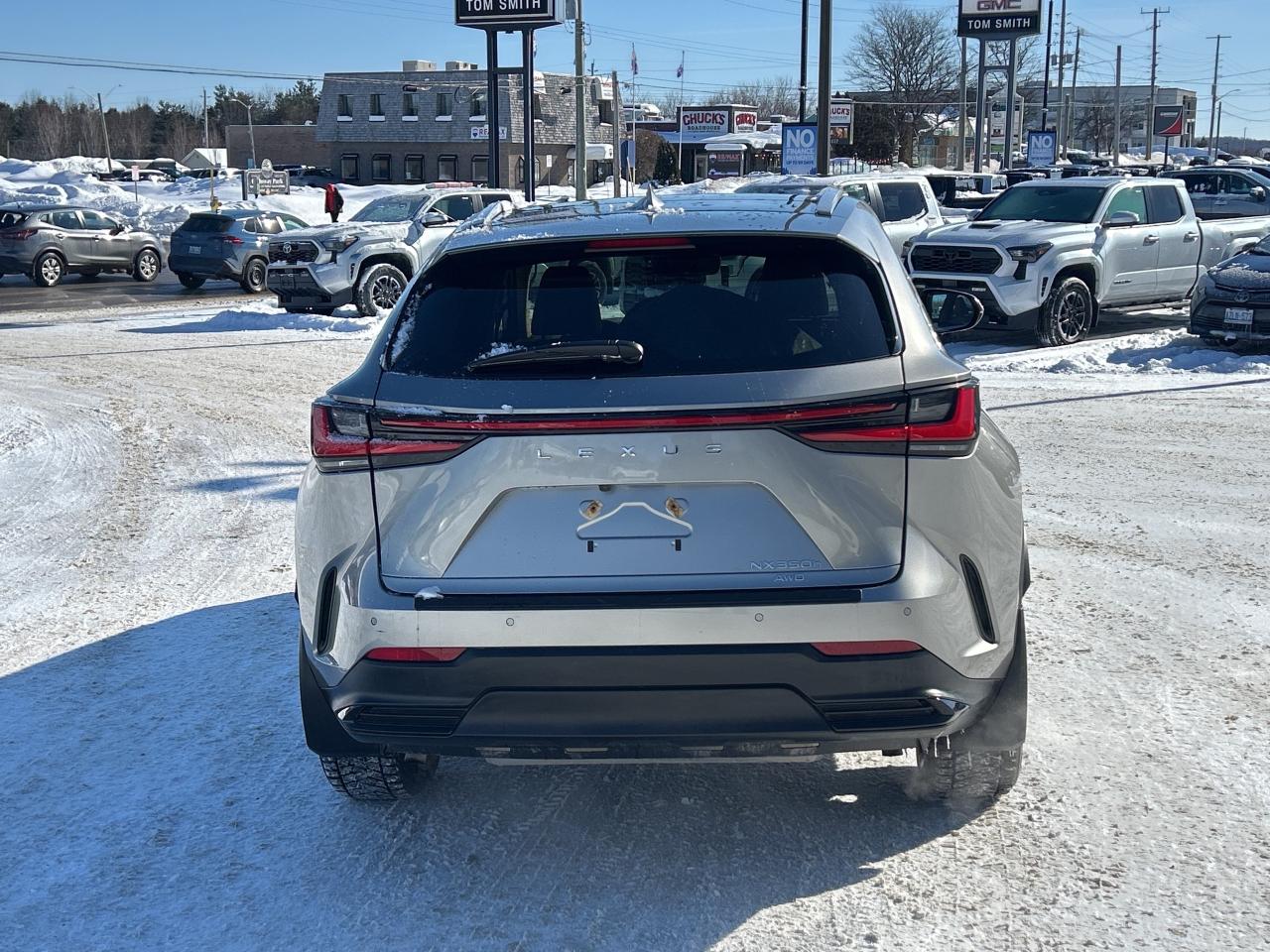 2022 Lexus NX NX 350H Photo3