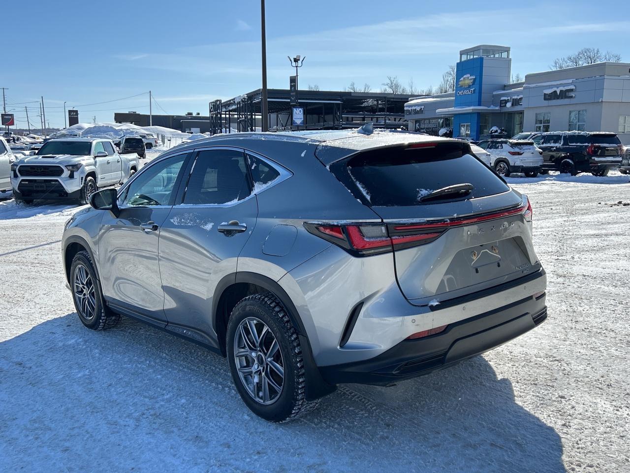2022 Lexus NX NX 350H Photo2
